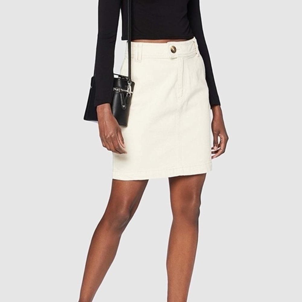 PIECES Juniors Celina knee length denim Skirt in almond milk color Size Large